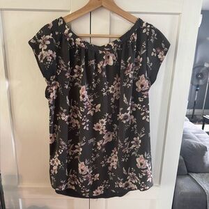 Reitmans Dark Floral Top